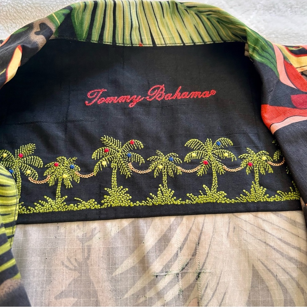 Tommy Bahama 100% Silk Mens Size X-Large Short Sleeve Hawaiian Shirt - Picture 9 of 11